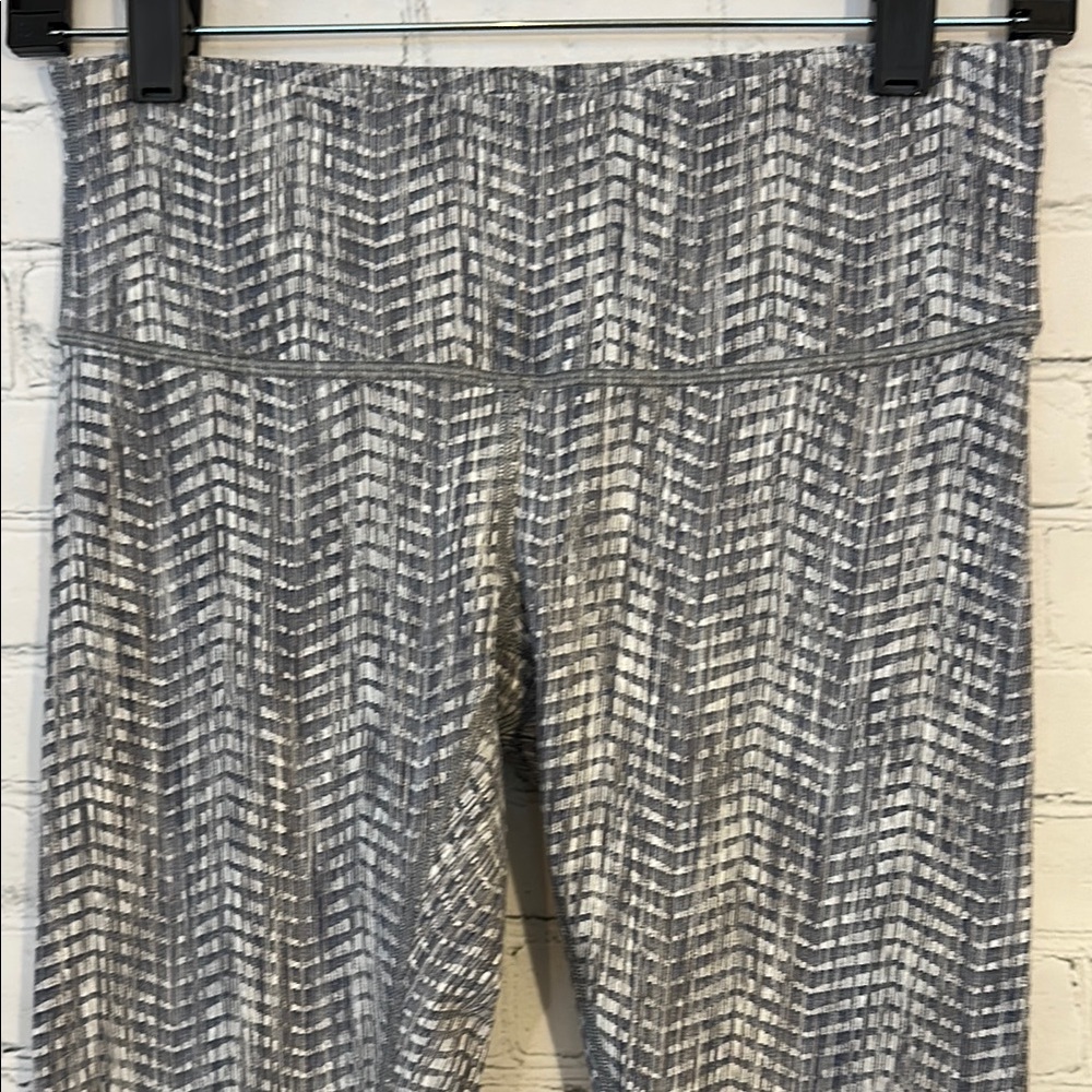 Lululemon Wunder Under low rise luon Gray Patterned Leggings - Picture 7 of 11
